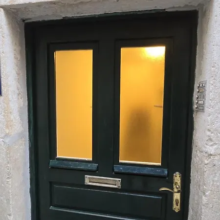 Mango & Tango Old Town Apartment