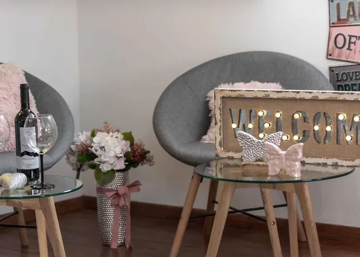 Mango & Tango Old Town