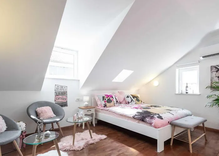 Mango & Tango Old Town Apartment *