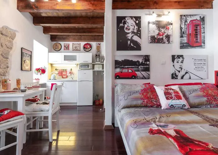 Mango & Tango Old Town Apartment *