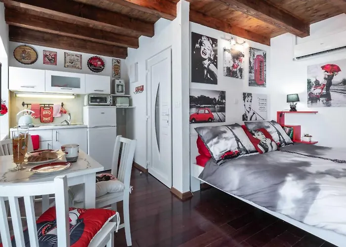 Mango & Tango Old Town Apartment *